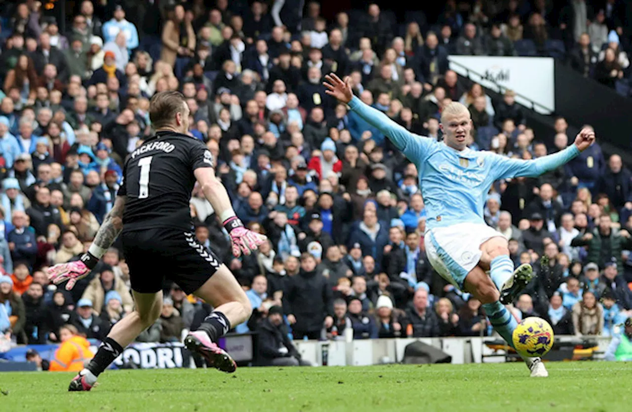 Haaland double sends Man City top of Premier League