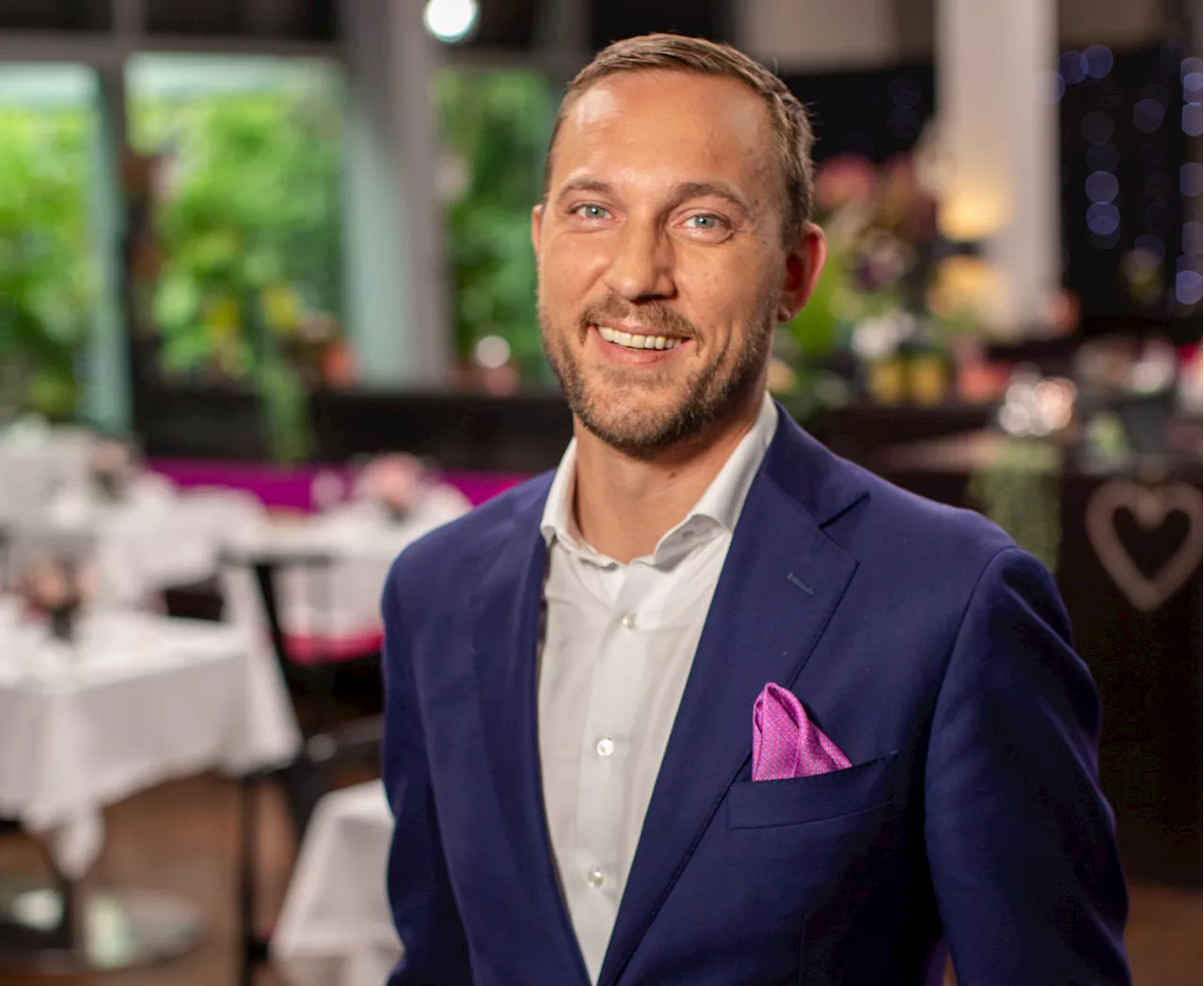 First Dates' Maitre d' Mateo Saina Talks Perfect Date Night