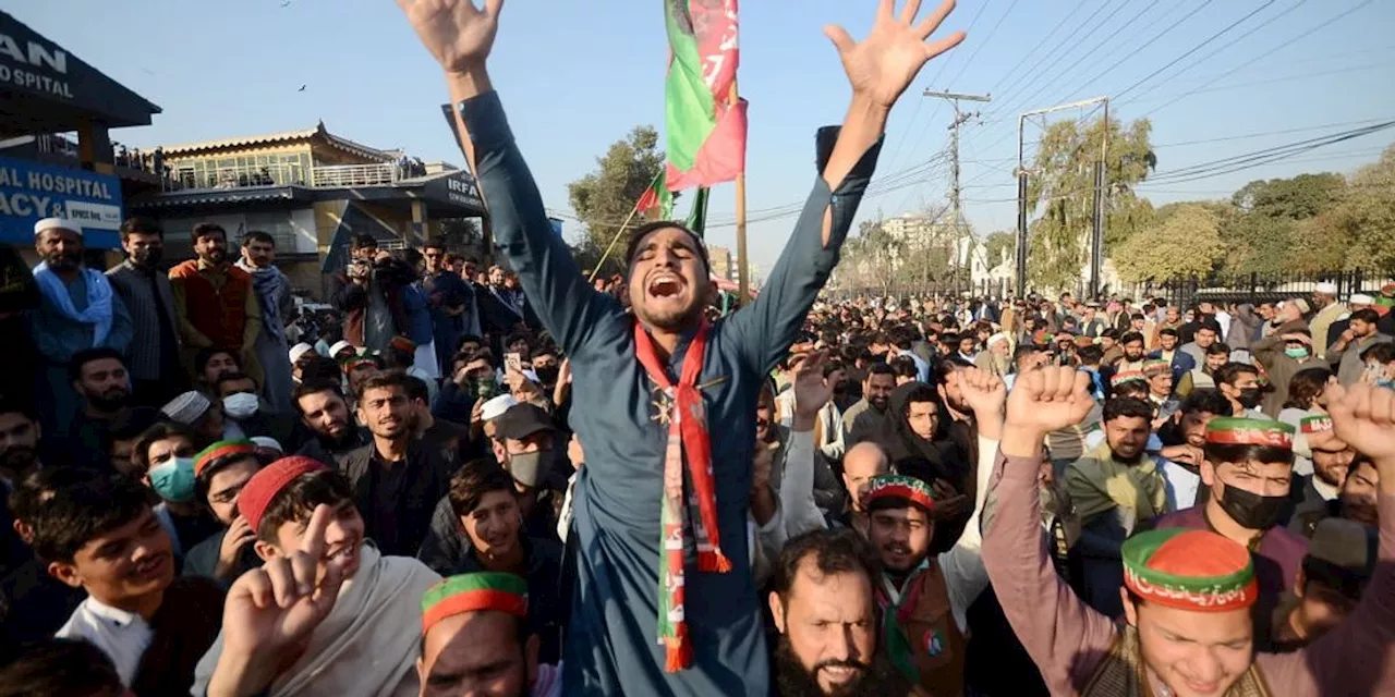 'Head-Spinning Upset' as Imran Khan's PTI Wins Most Seats in Pakistani Election