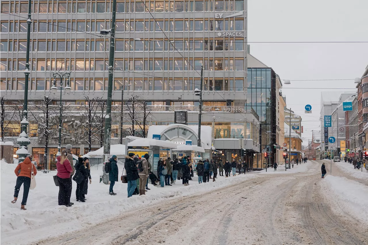 Masse snø og gult farenivå: – Blir det kaos i Oslo igjen nå, Ruter?