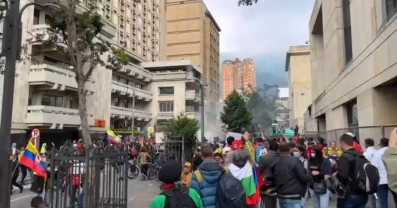 Bloqueo de manifestantes en Palacio de Justicia en Bogotá