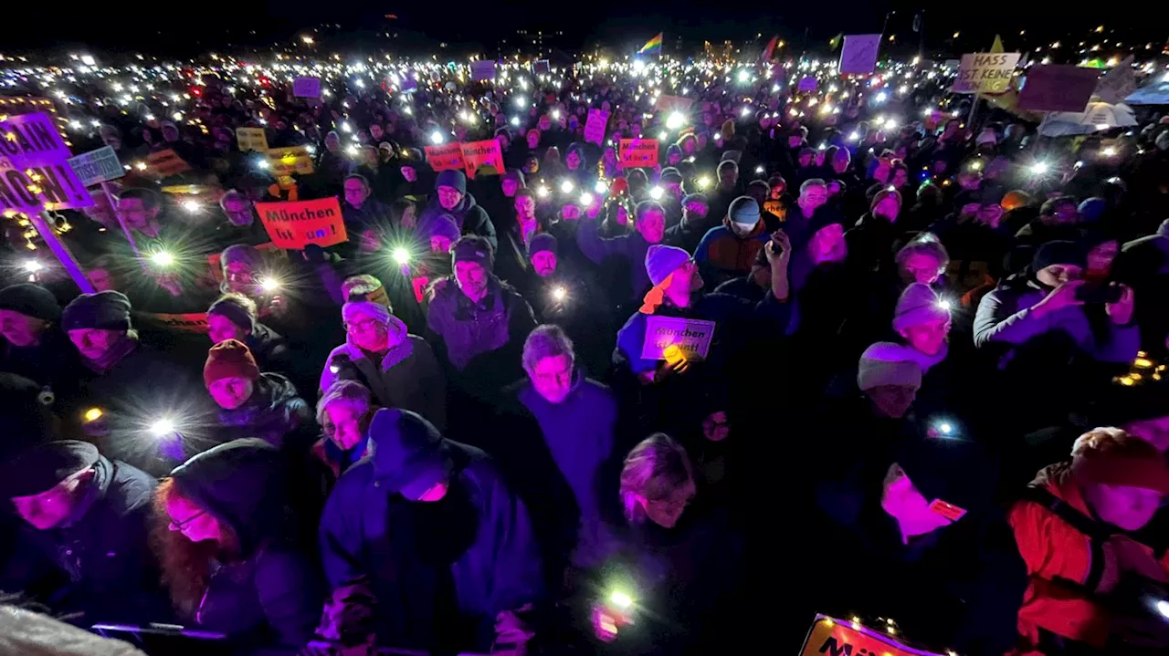 Lichtermeer-Demo in München: Für Demokratie und gegen Rassismus