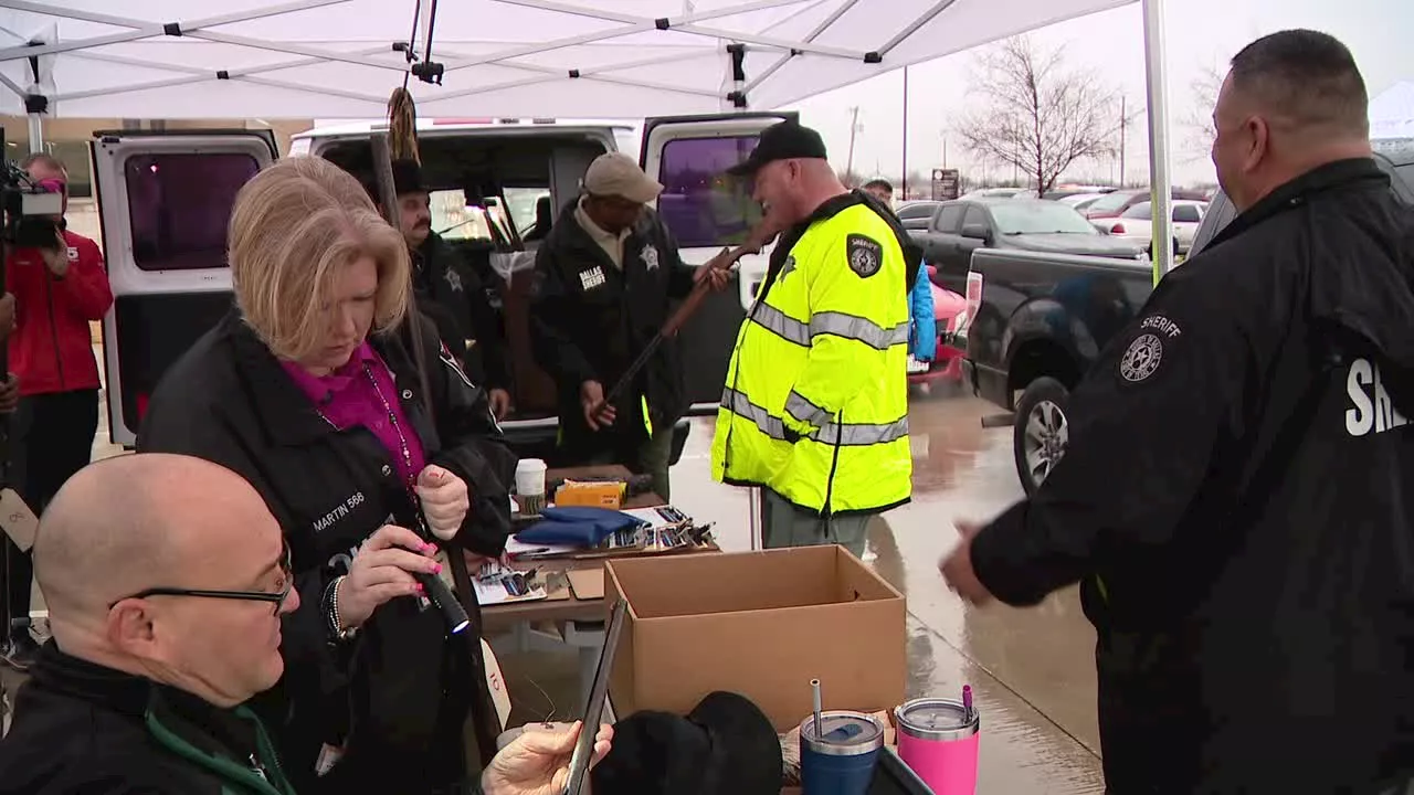 Hundreds take part in Dallas County gun buyback sponsored by Shaquille O'Neal