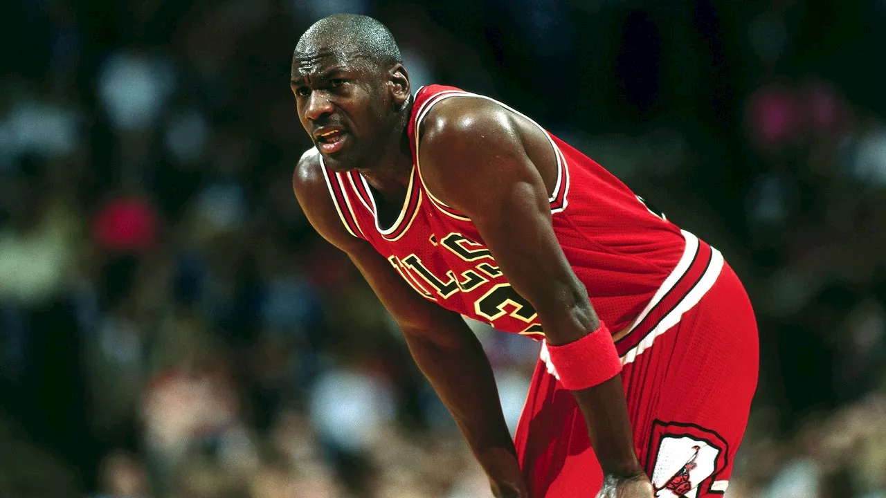 Une vente aux enchères des baskets de Michael Jordan atteint un nouveau record