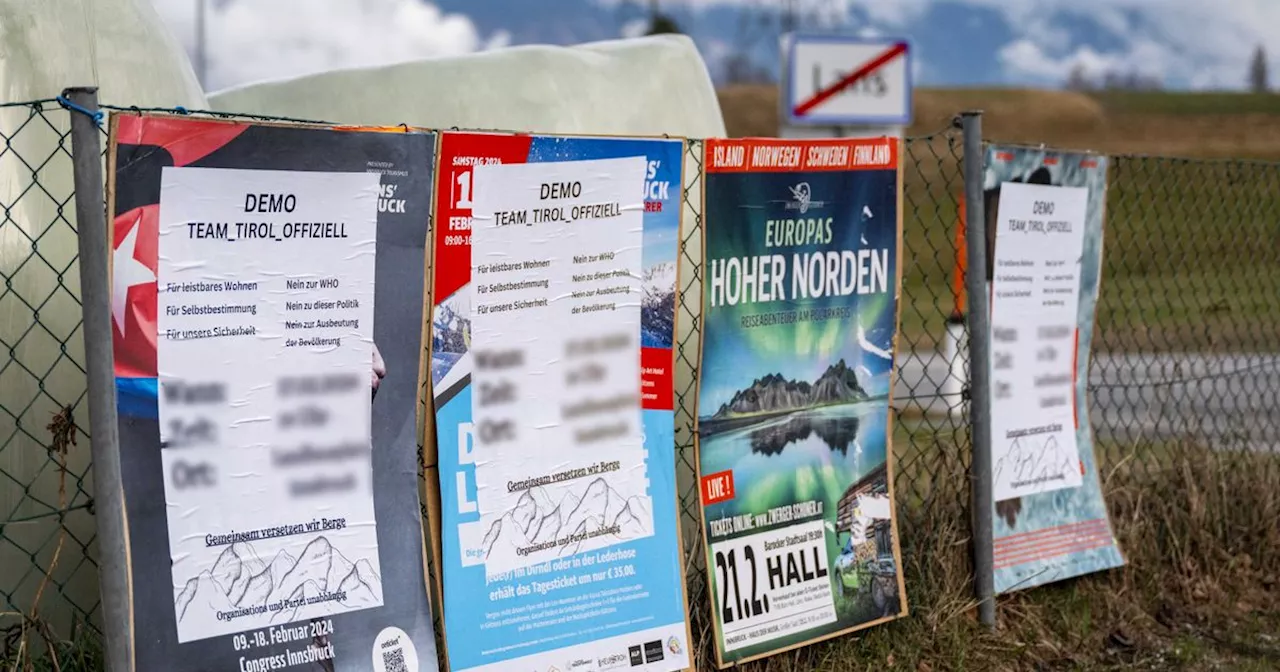 Hunderte Plakate in Tirol mit Demo-Aufruf überklebt: Betroffene drohen mit Anzeige