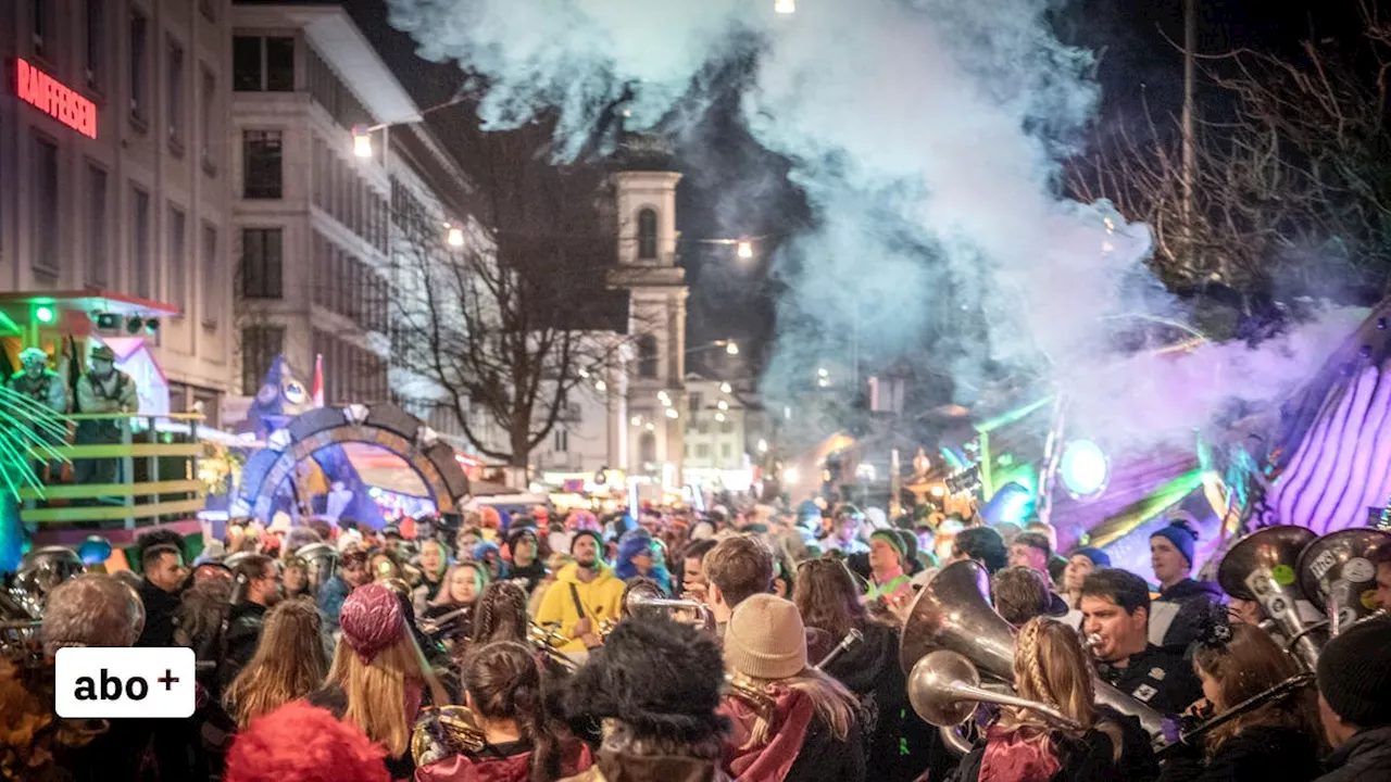 Wenn es Abend wird an der Fasnacht: So rüüdig wird auf den IG-Plätzen gefeiert