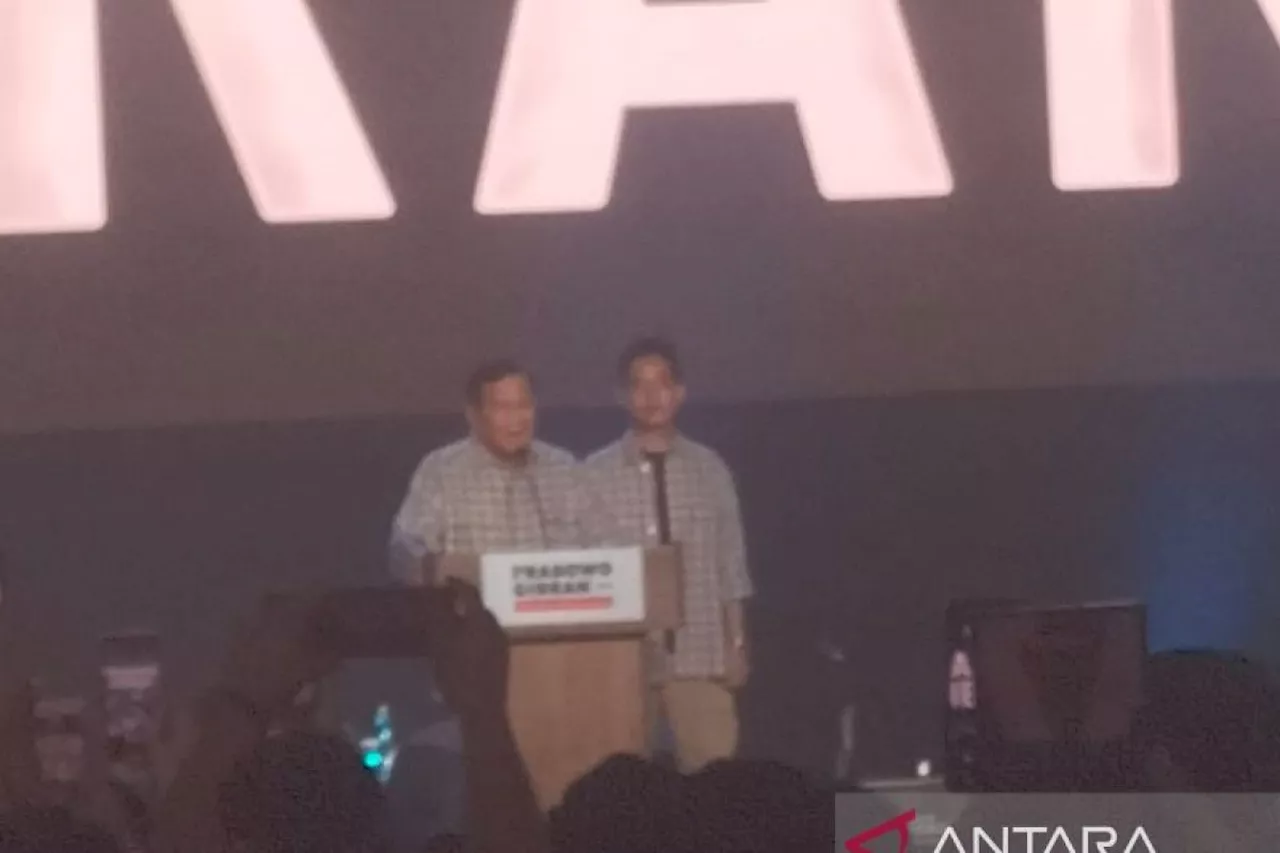 Massa bergemuruh sambut Prabowo-Gibran di Istora Senayan