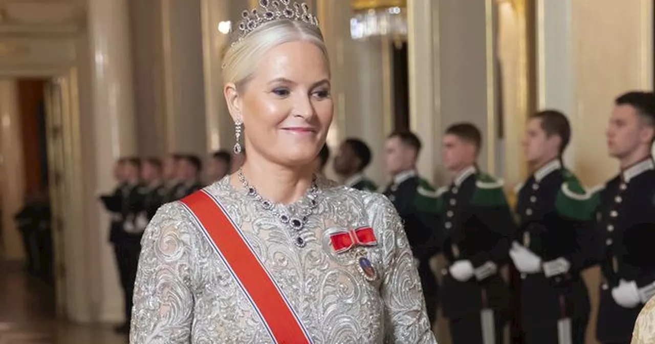 Beim großen Bankett strahlt Mette-Marit von Norwegen wie ein Diamant