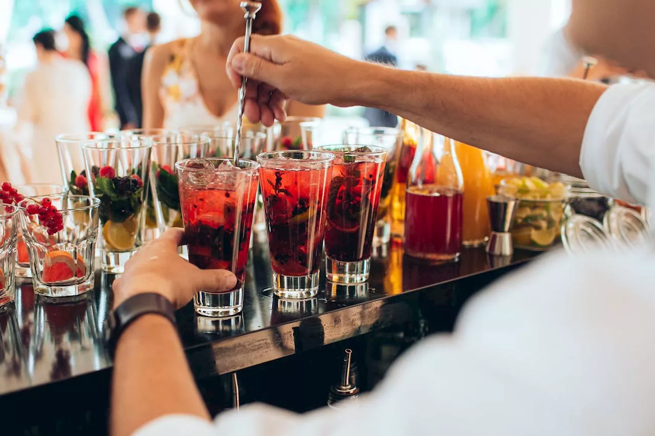 3 Tips Wedding Bartenders Wish You Knew