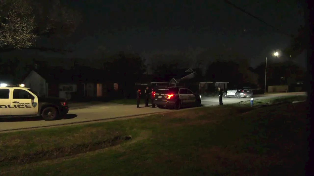 Houston crime: 1 shot, 1 stabbed on Topeka Street; search for suspect