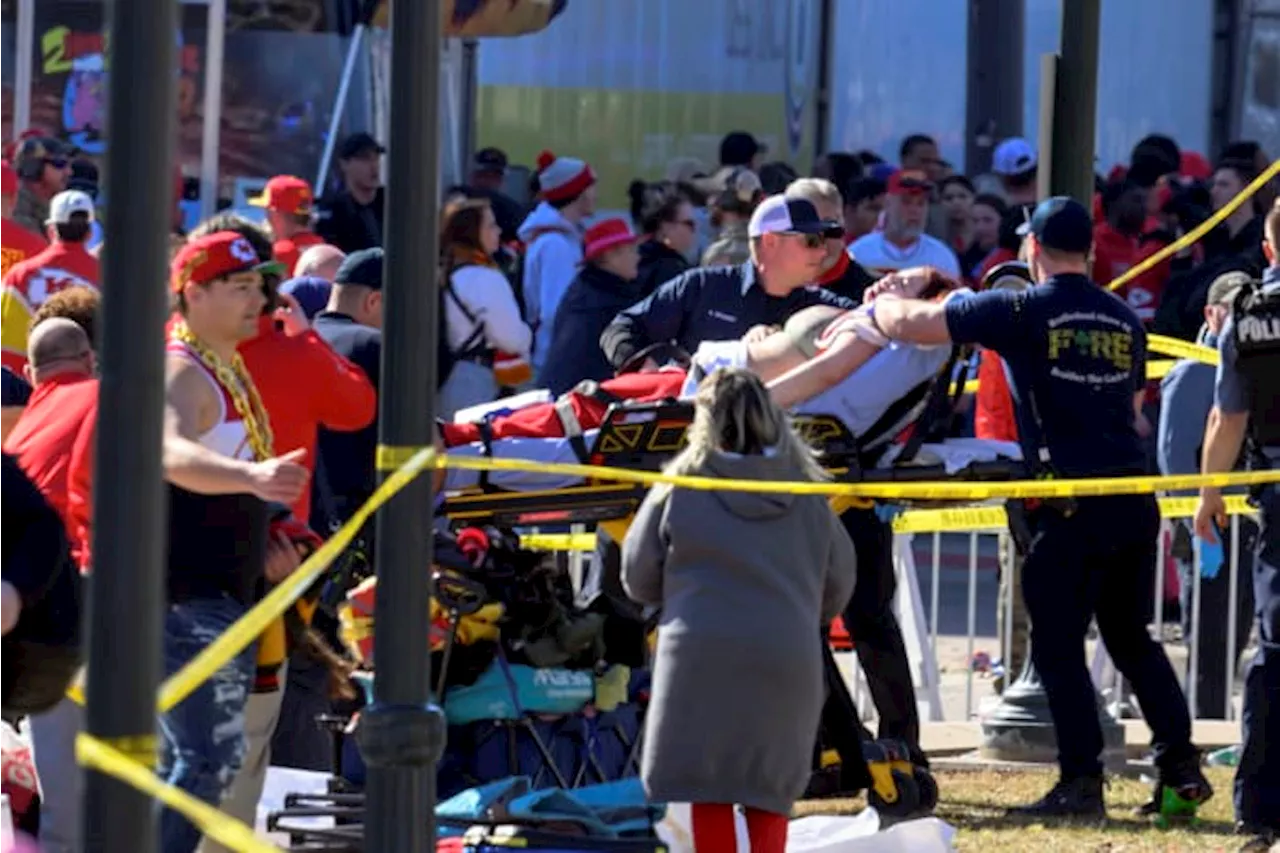 Police say ‘multiple people’ struck by gunfire near Chiefs parade, 2 taken into custody