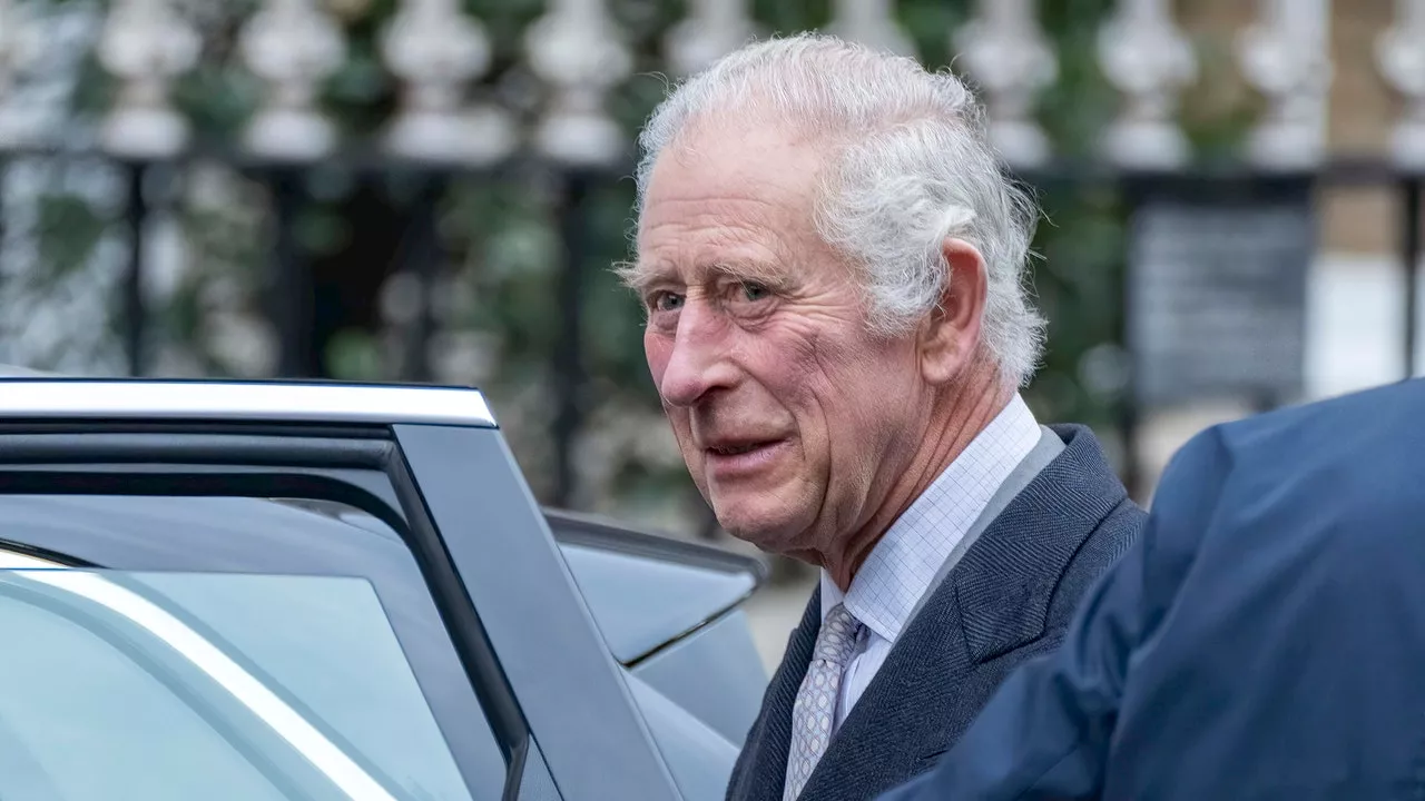 Carlos III regresa a Londres junto a Camilla para someterse a un tratamiento contra el cáncer