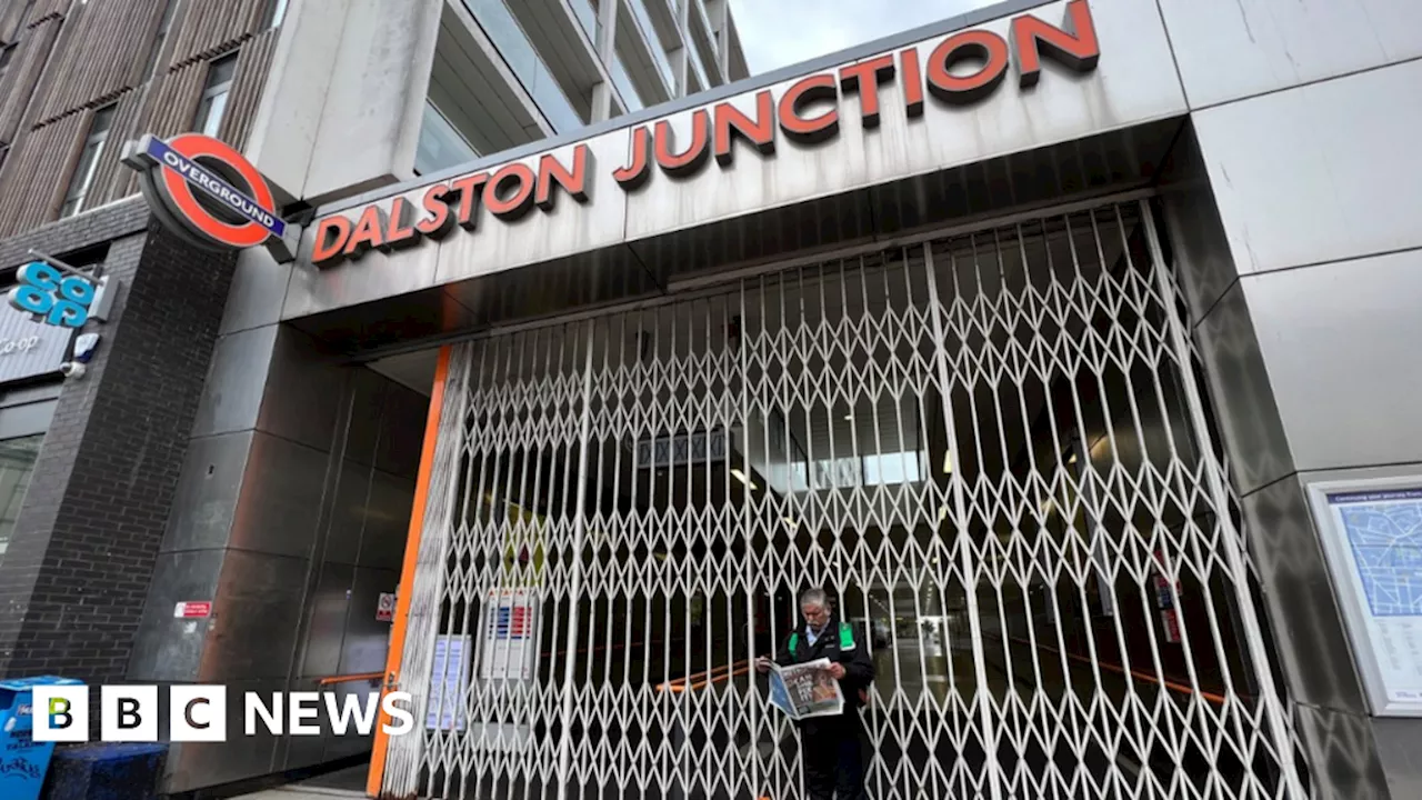 London Overground: Strike called off as RMT Union considers fresh offer