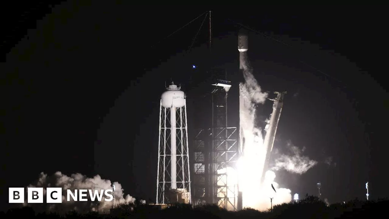 Intuitive Machines: US spacecraft blasts off to Moon's south pole