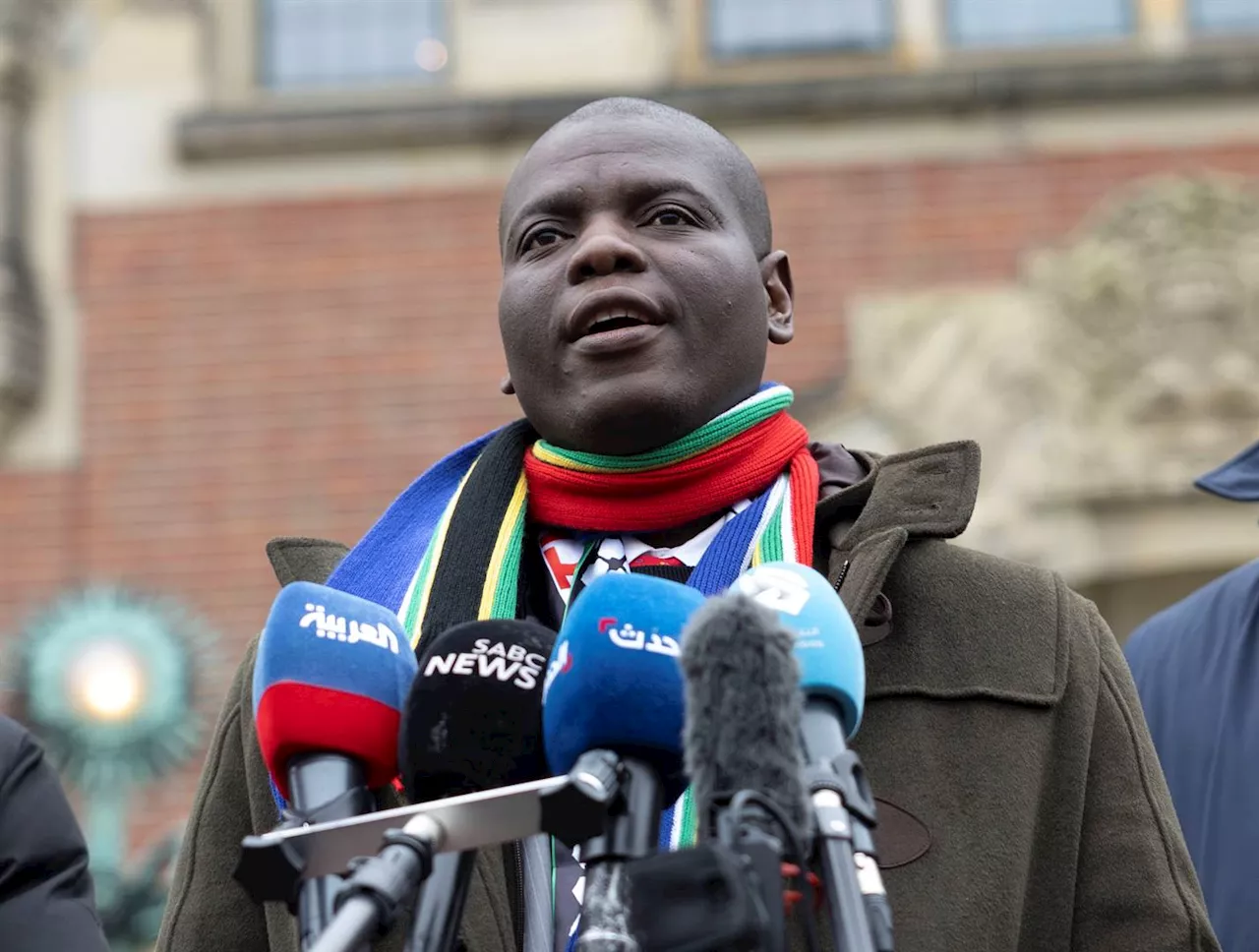 Lamola says he is a 'Tintswalo', and lays into opposition parties who offer no alternatives