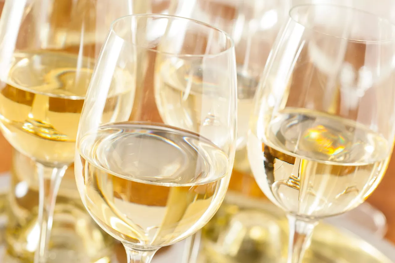 How to Tell the Difference Between Sauvignon Blanc and Pinot Grigio