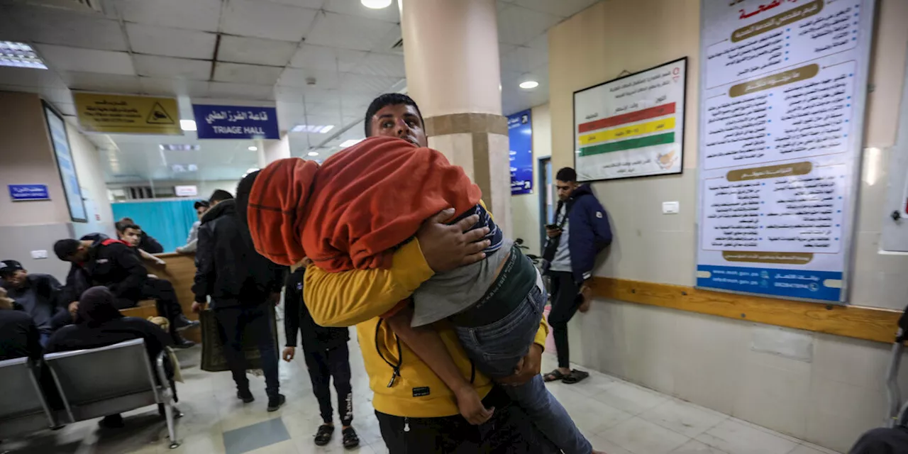 L’esercito israeliano ha ordinato di evacuare anche il più grande ospedale rimasto aperto nella Striscia di Gaza