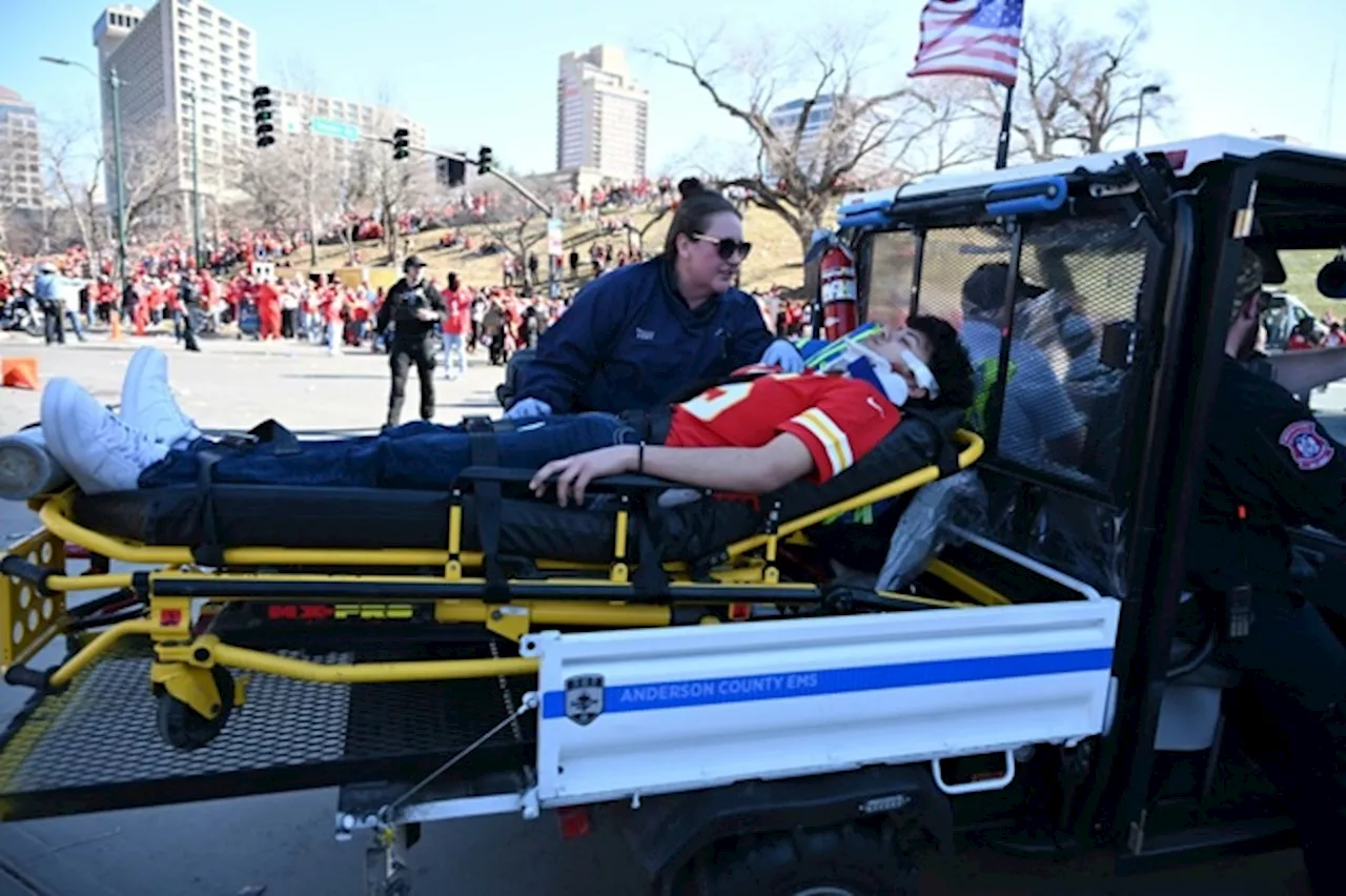 Sparatoria alla parata del Super Bowl a Kansas City, una vittima e ventuno feriti