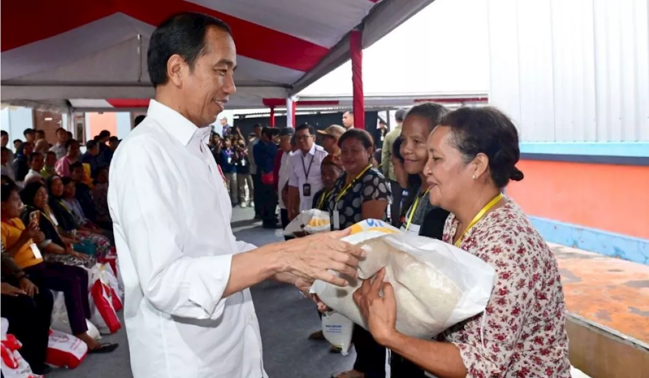 Bansos Pangan Jokowi Bikin Stok Beras Nasional Menipis