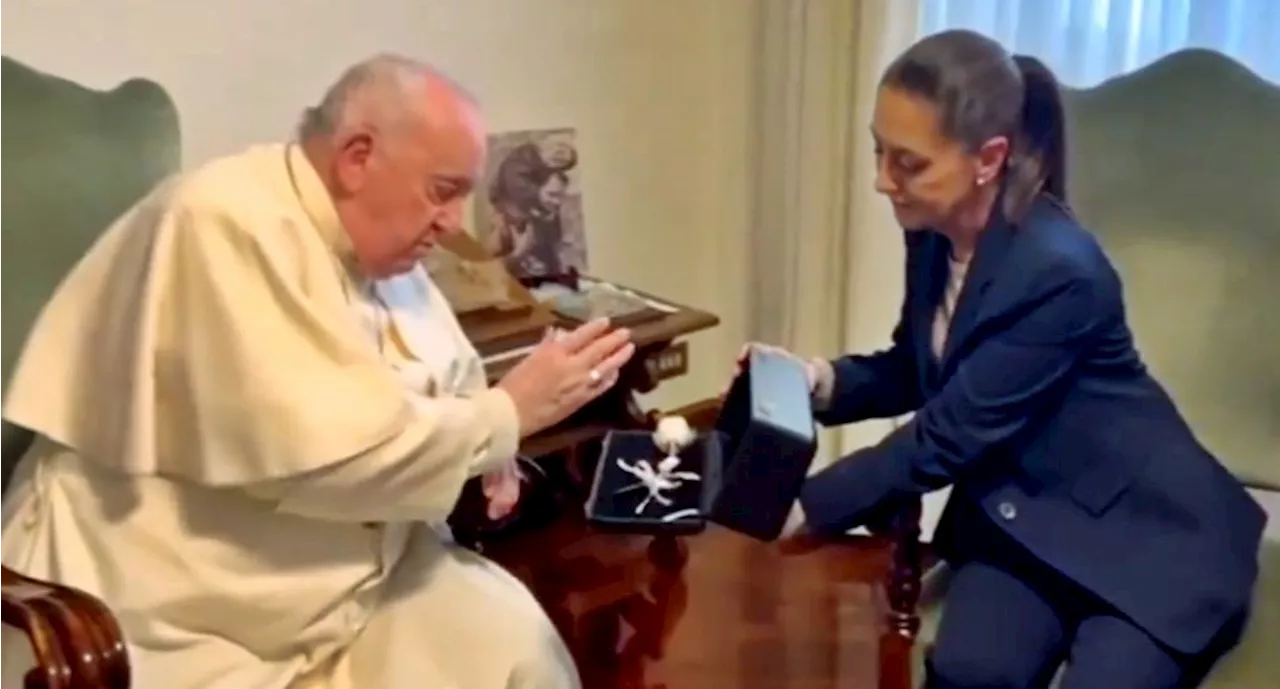 Sheinbaum pide a Papa Francisco bendecir una rosa de plata como regalo para mexicanos