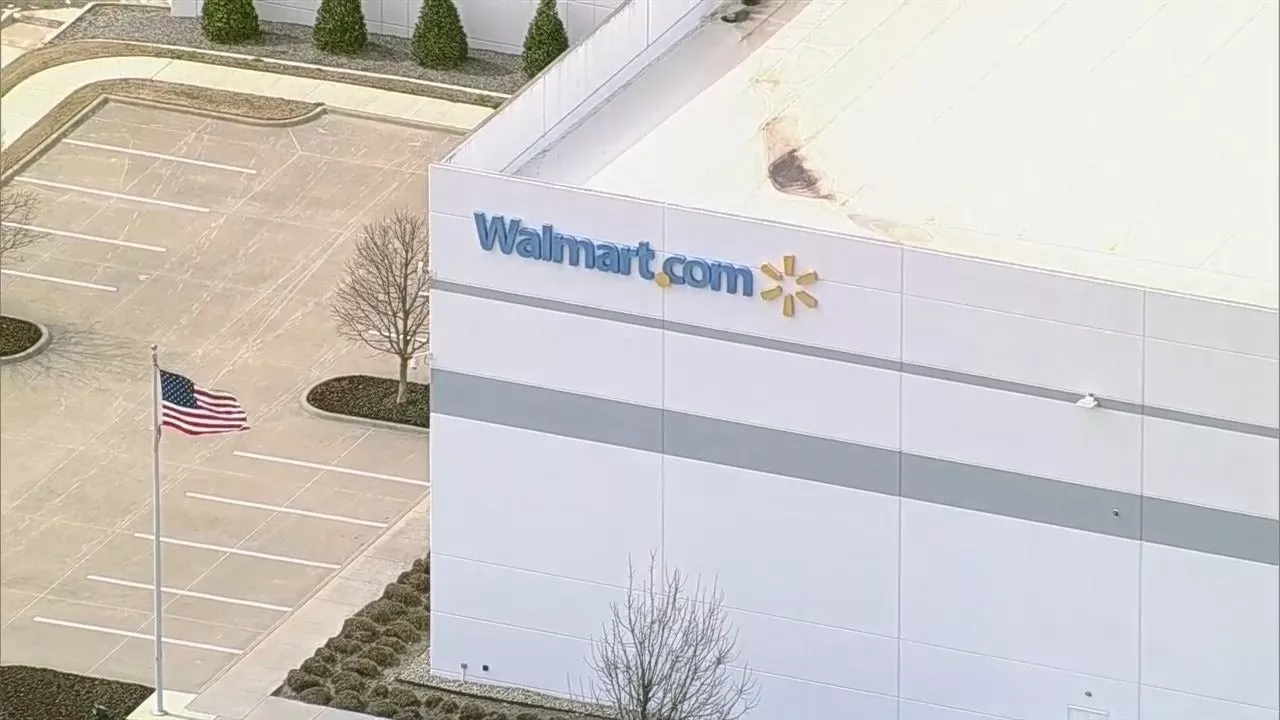 Walmart employee killed at distribution warehouse in Fort Worth