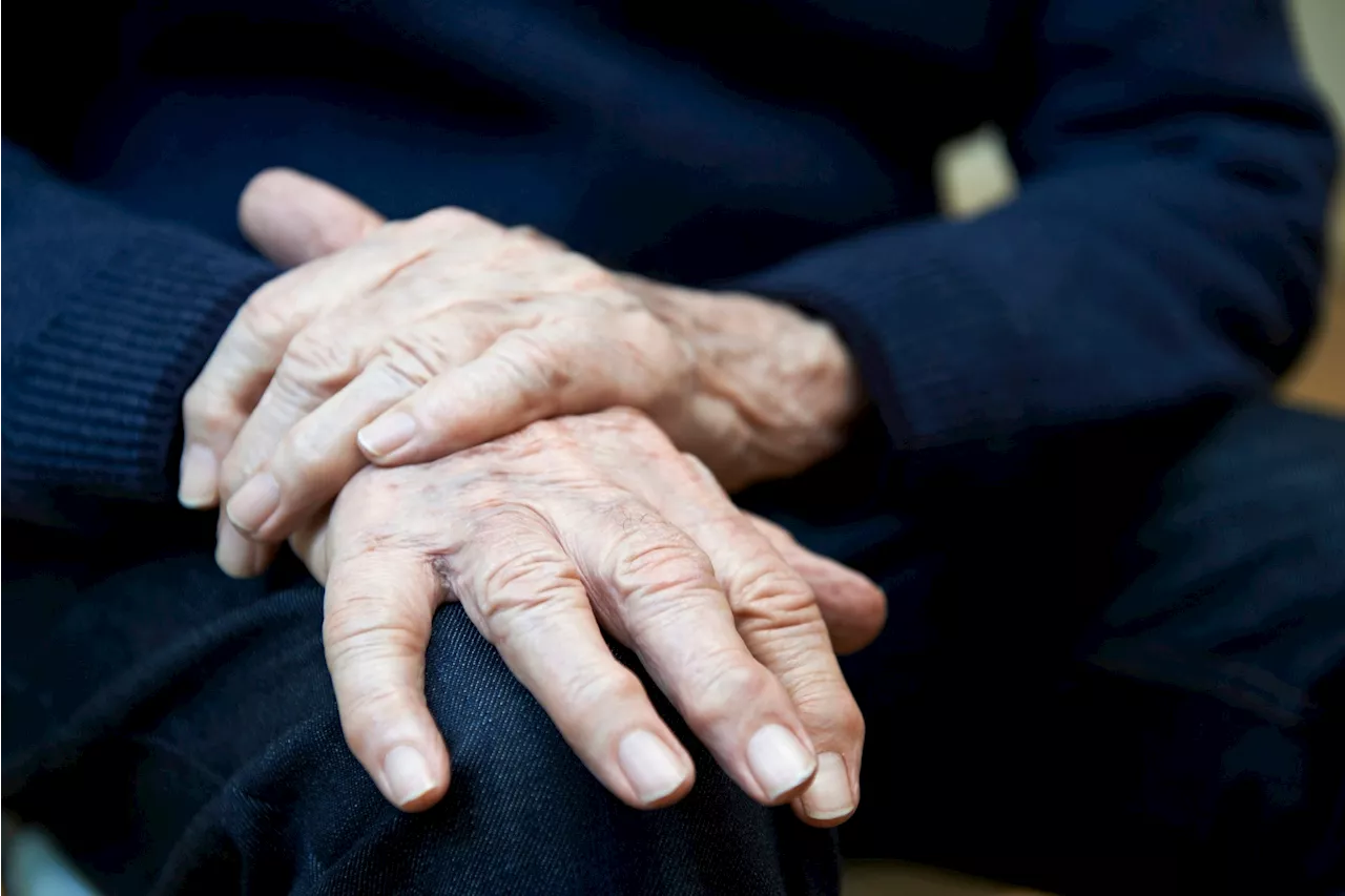 Gender variations in brain aging among Parkinson's Disease patients