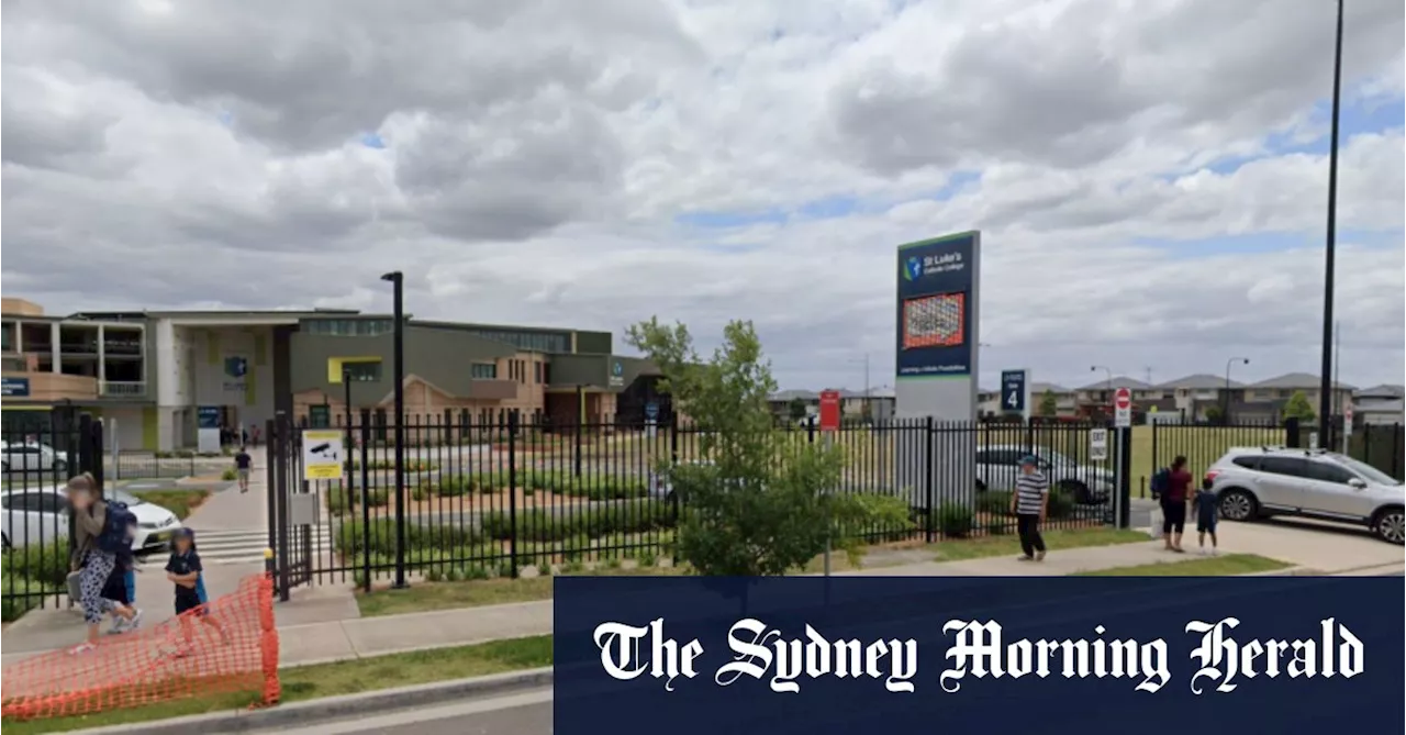 Mulch testing at seven Sydney schools as asbestos found at hospital