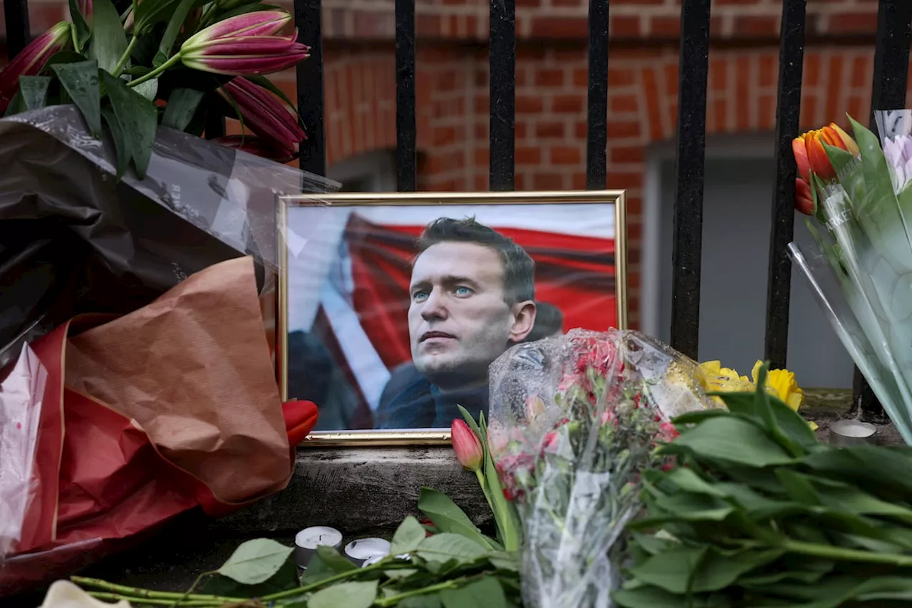 Alexey Navalny’s team confirms his death and says his mother is searching for his body