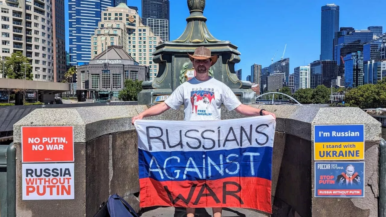 Russian-Australian Software Delivery Manager Protests Navalny's Death in Melbourne