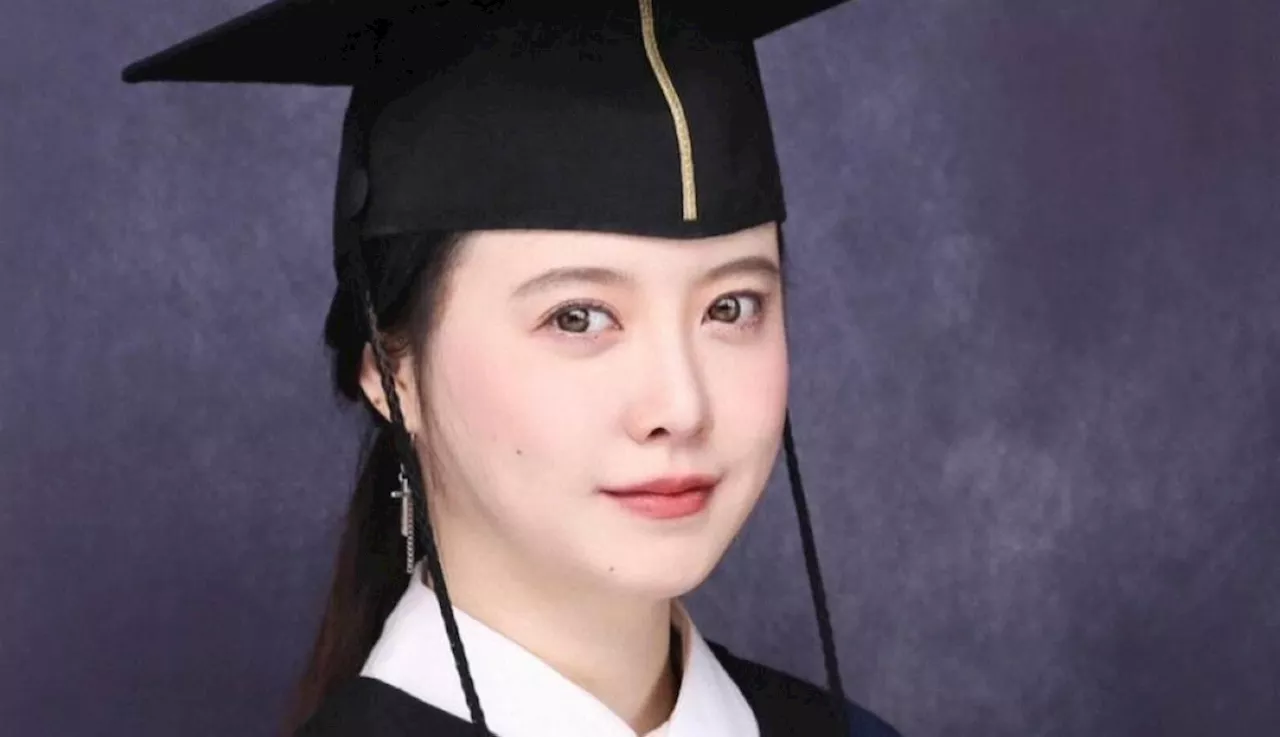 Ku Hye-sun Graduates with High Honors