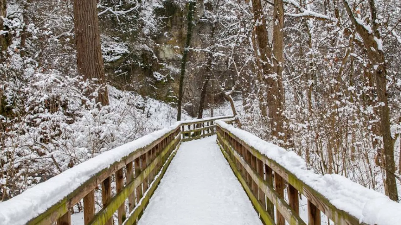 Columbus Weather: A few early flurries Saturday give way to drier conditions