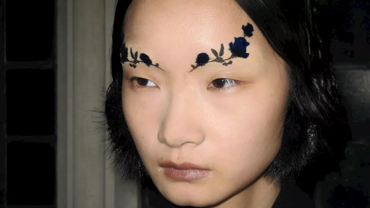 At Simone Rocha, Rose-Embellished Brows Made For A Mesmerising Beauty Moment