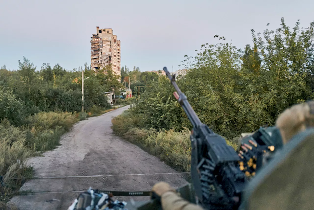 Russia takes control of a city in eastern Ukraine after Ukrainian troops withdraw | Illia Novikov & Barry Hatton / The Associated Press