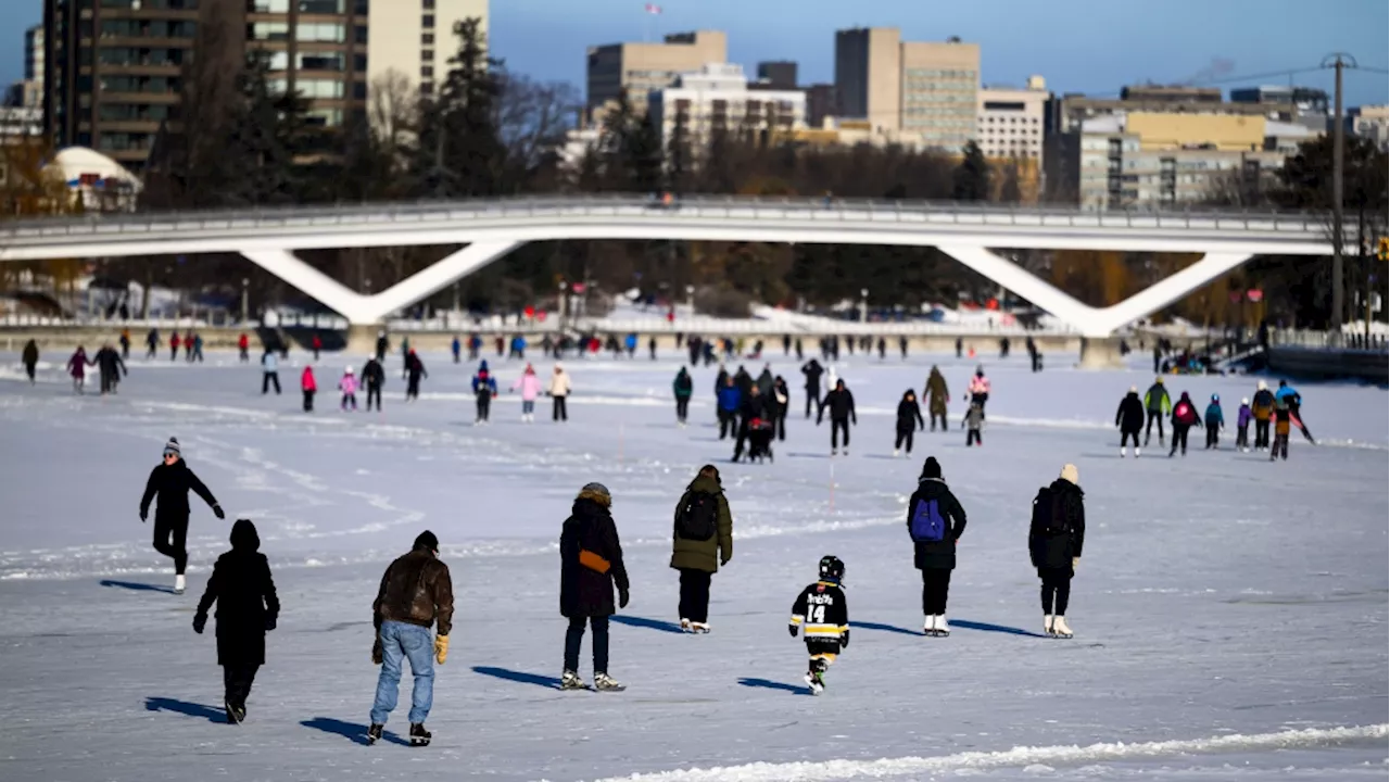 Rideau Canal Skateway to reopen for skating Sunday