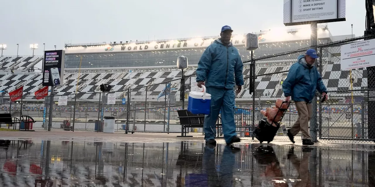 Rain pushes Daytona 500 to Monday in first outright postponement since 2012