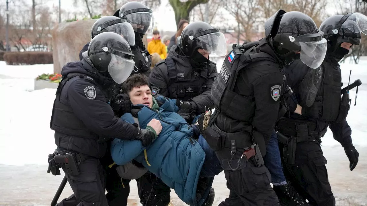 Hunderte Festnahmen bei Gedenken an Nawalny in Russland