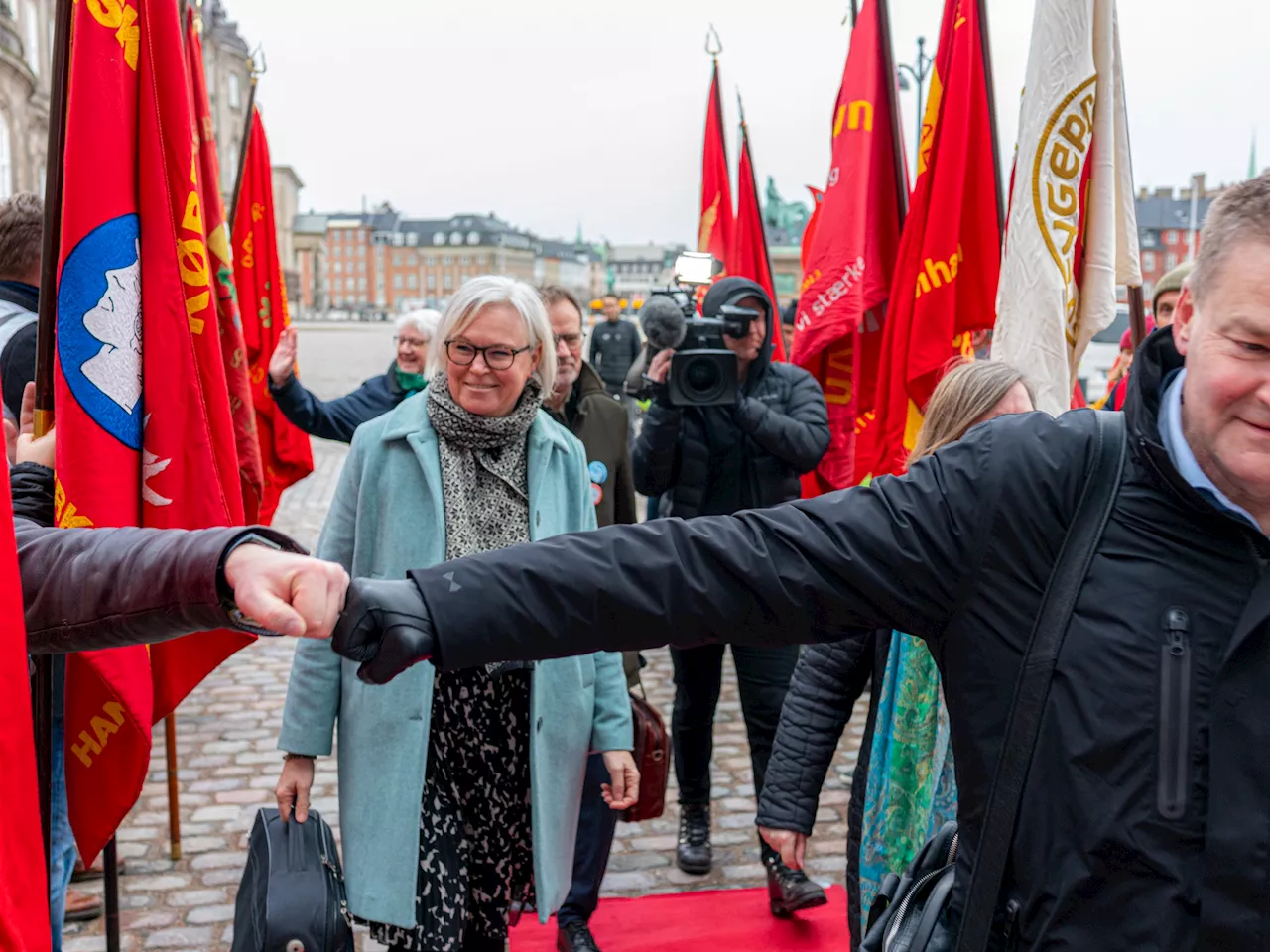 11 millioner kroner til deling mellem alle lavtlønnede er nærmest en hån