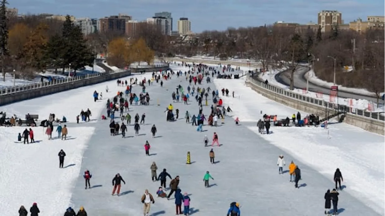 Rideau Canal Skateway Open for Last Day of Winterlude