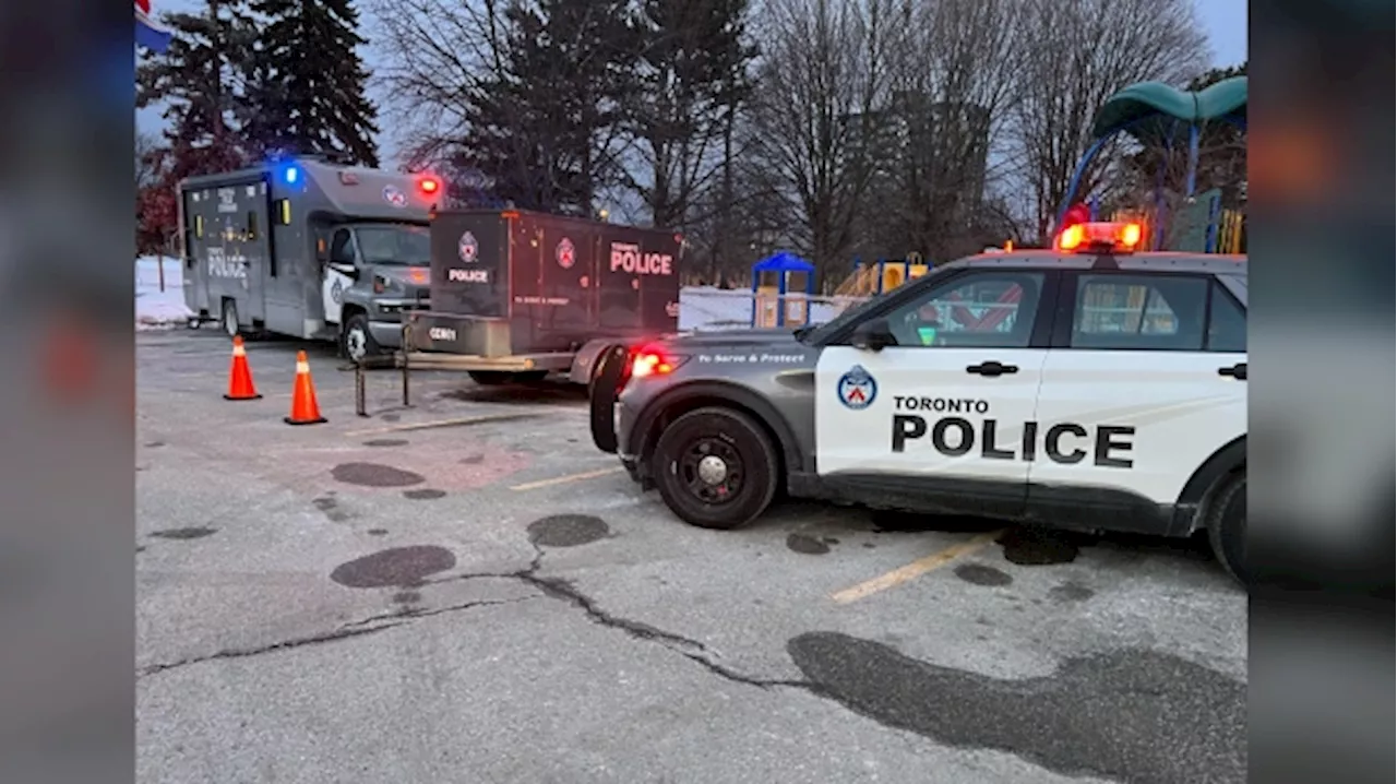 Toronto police set up command post after 2 shot in North York, one fatally