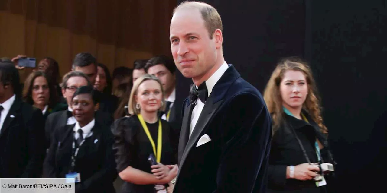 – Le prince William au summum de l’élégance pour son arrivée en solo aux BAFTA !