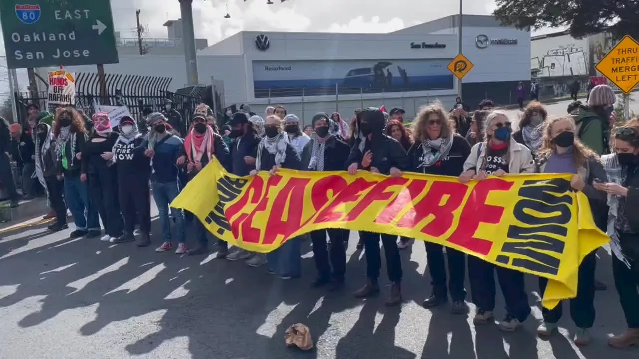 Hundreds of protesters shut down Central Freeway in San Francisco