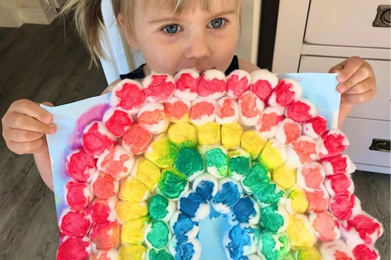 How to make an (almost) mess-free rainbow with cotton wool balls