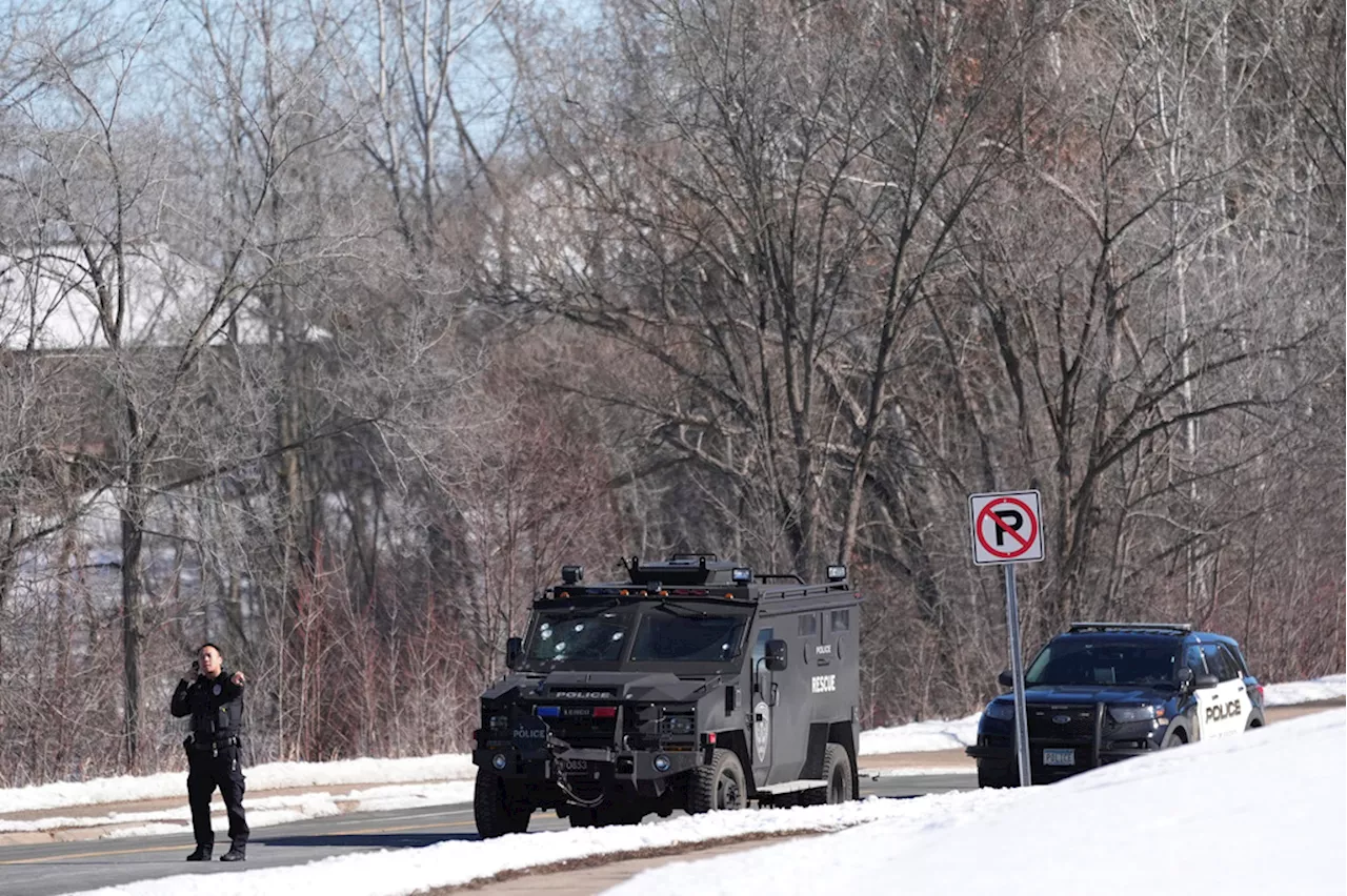 2 police officers, paramedic killed on domestic threat call in Minnesota