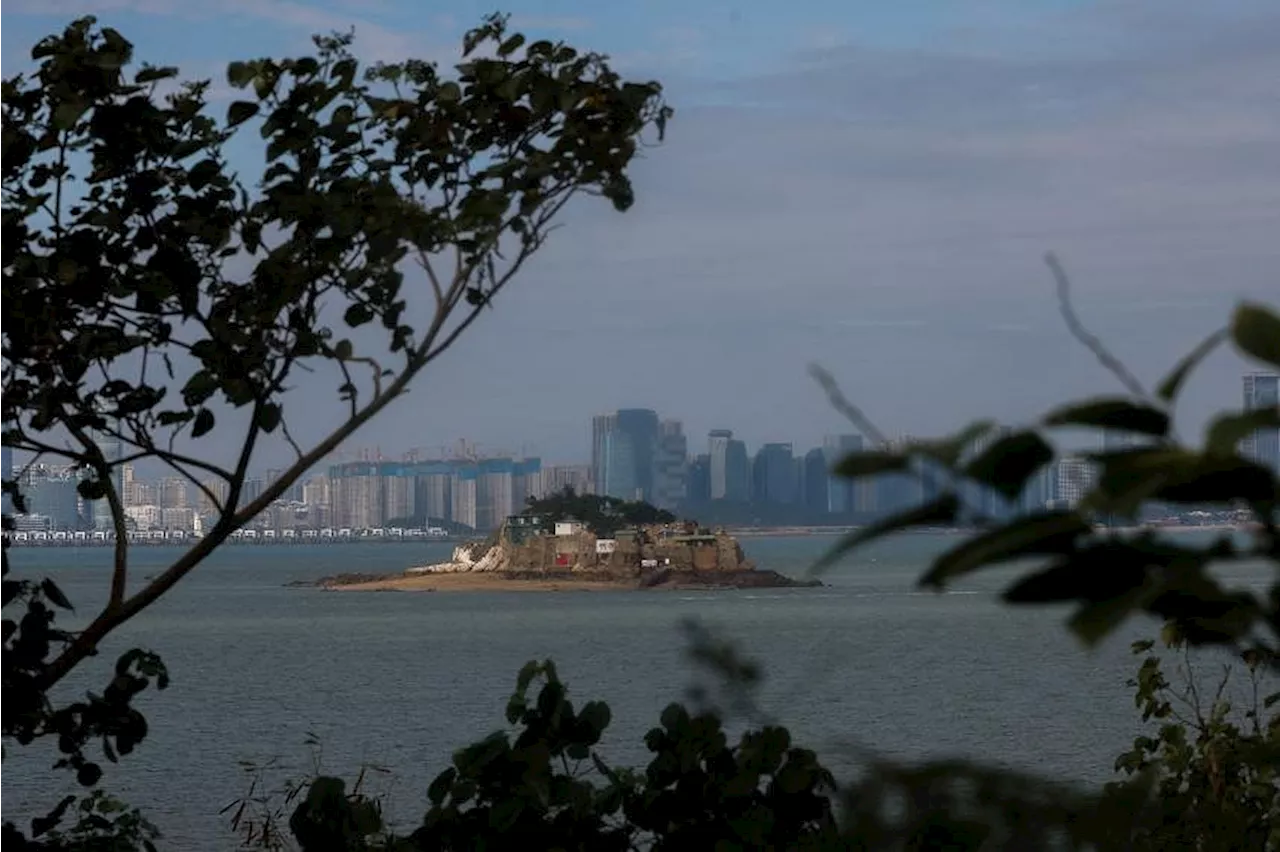 Chinese Coast Guard Boards Taiwanese Tourist Boat Near Taiwan-Controlled Islands