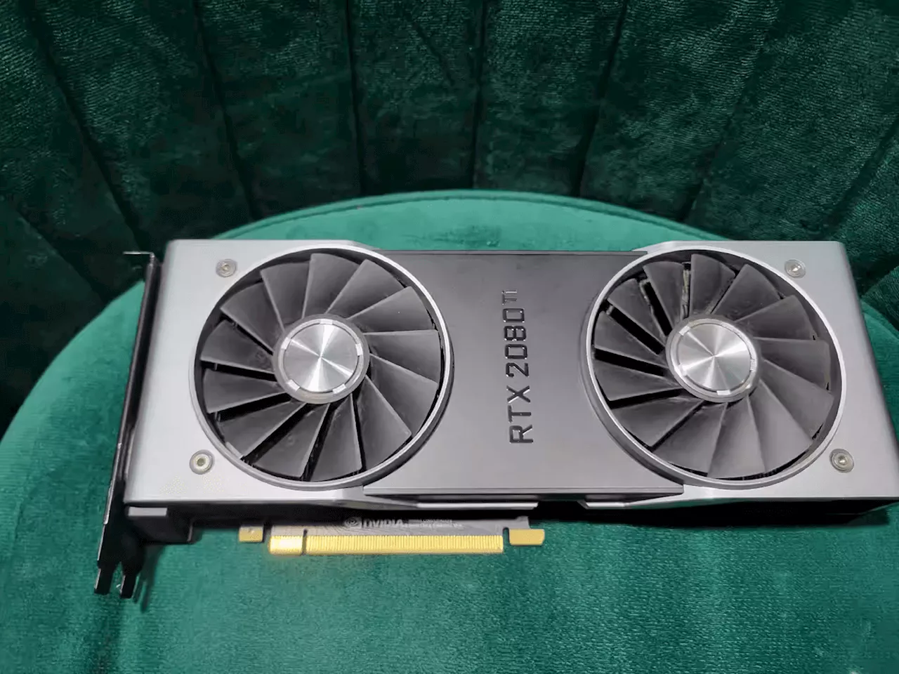 NVIDIA「RTX 2080 Ti」がVRAM容量11GBから22GBへ勝手に改造され中国で販売されている