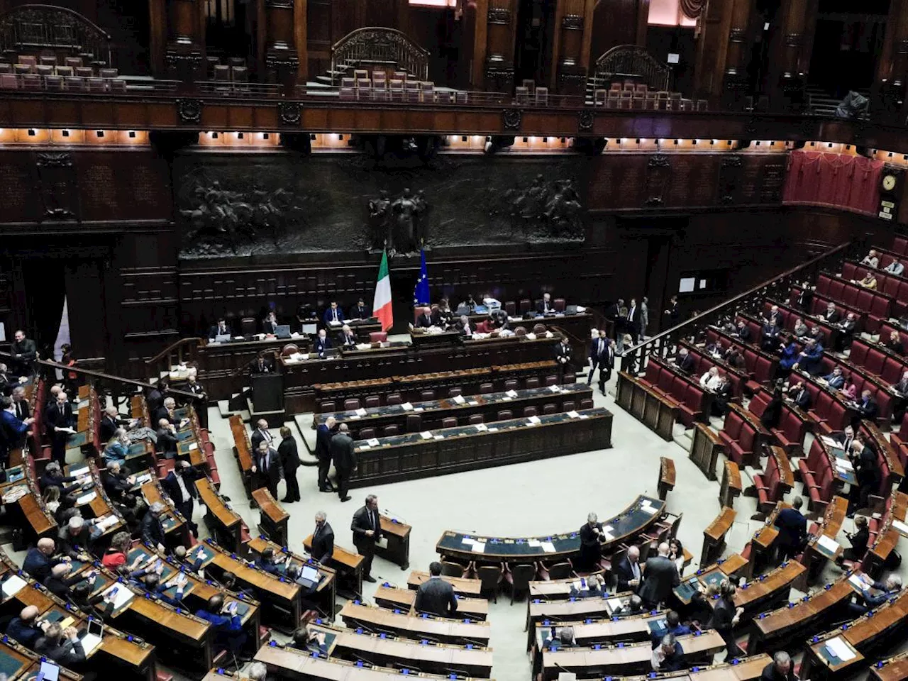 Milleproroghe, il testo passa alla Camera con 140 voti favorevoli. Ora il passaggio in Senato