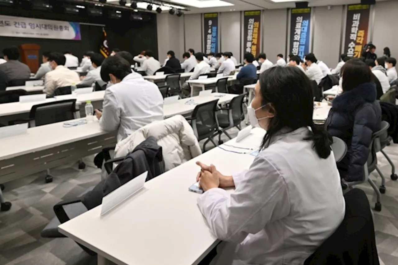 Una protesta dei medici specializzandi paralizza gli ospedali in Corea del Sud