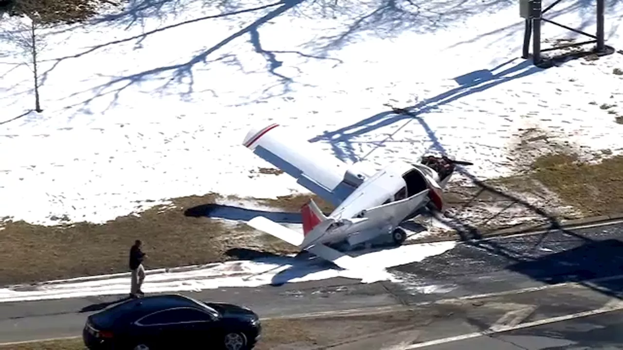 Single-engine plane lands on Southern State Parkway in East Farmingdale