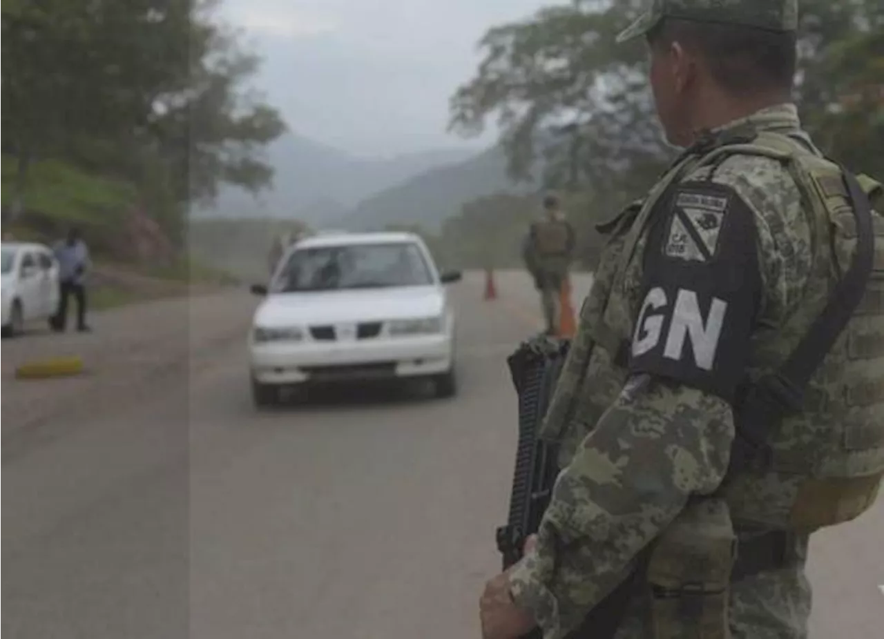 AMLO justifica que militares rehabiliten carreteras, para garantizar ‘que cumplimos’