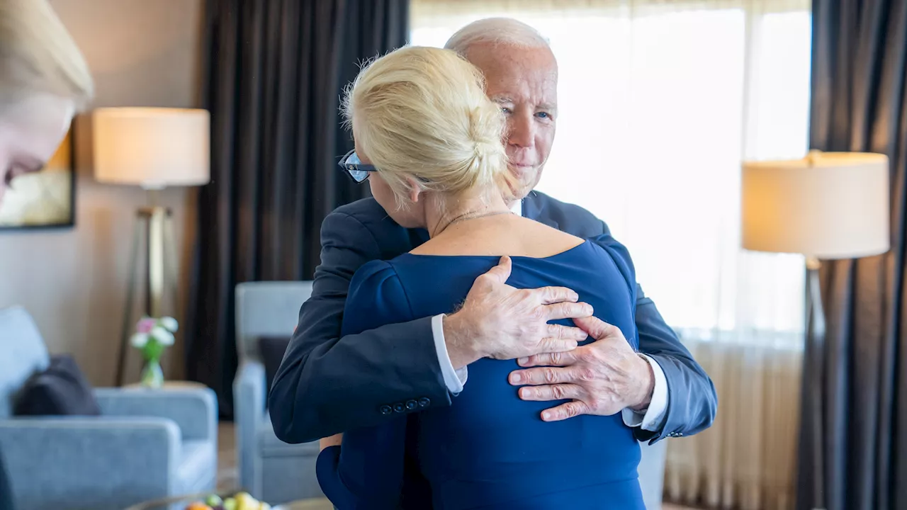 President Biden meets with Navalny's widow and daughter